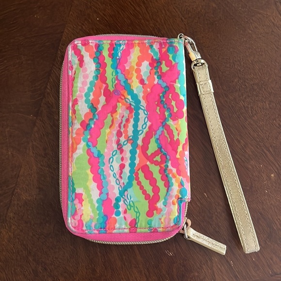 Free GIFT LILLY PULITZER WRISTLET WALLET - Picture 2 of 12